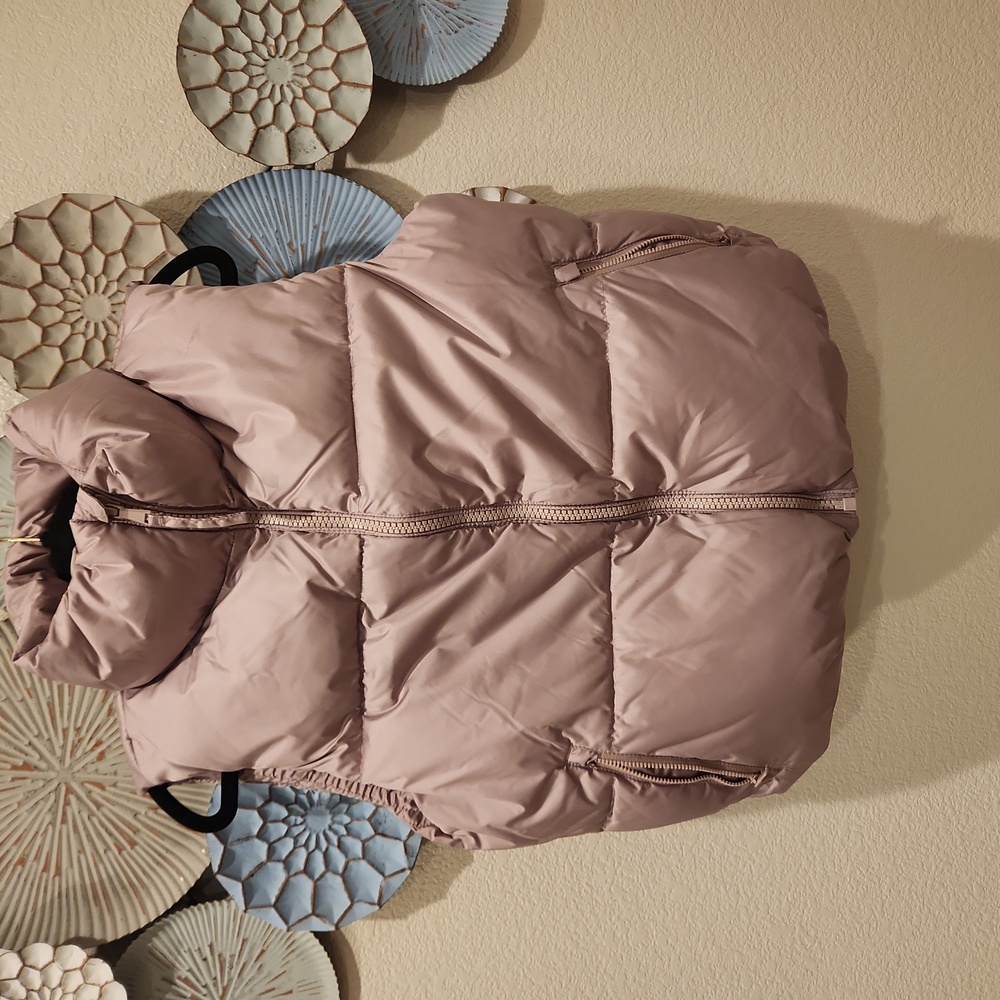 OLD Navy Dusty Pink Puffer Vest size small Womens New without Tags